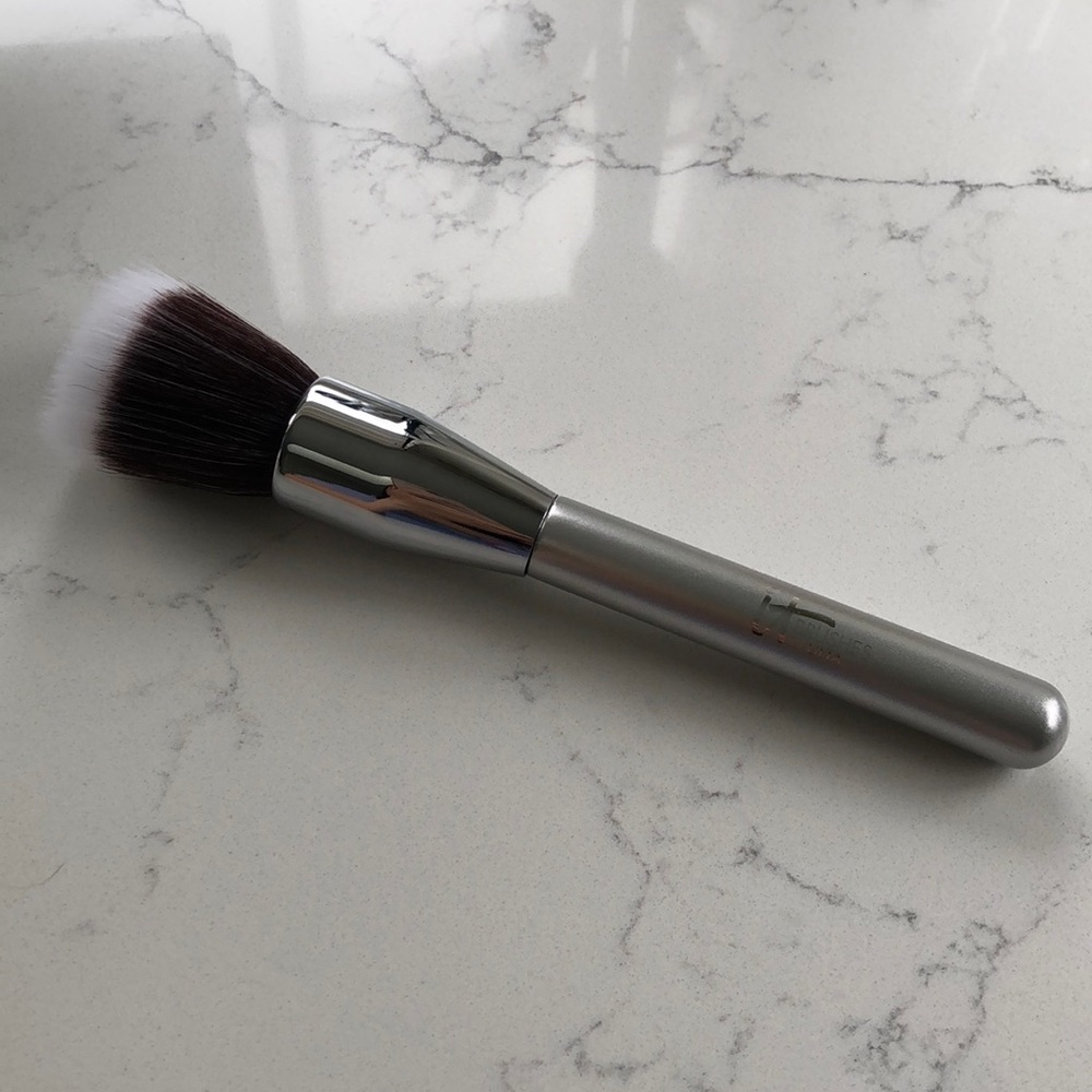 It Brushes for Ulta Blurring Powder Blush
